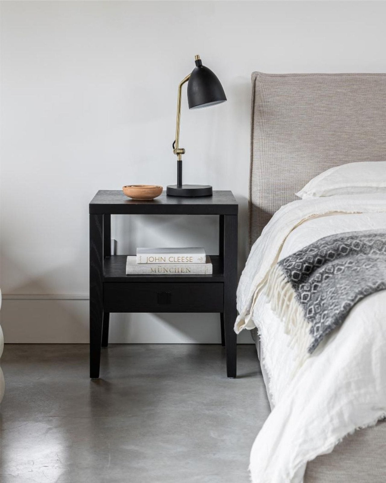HARA 1 DR NIGHTSTAND - BLACK | Stonewaters