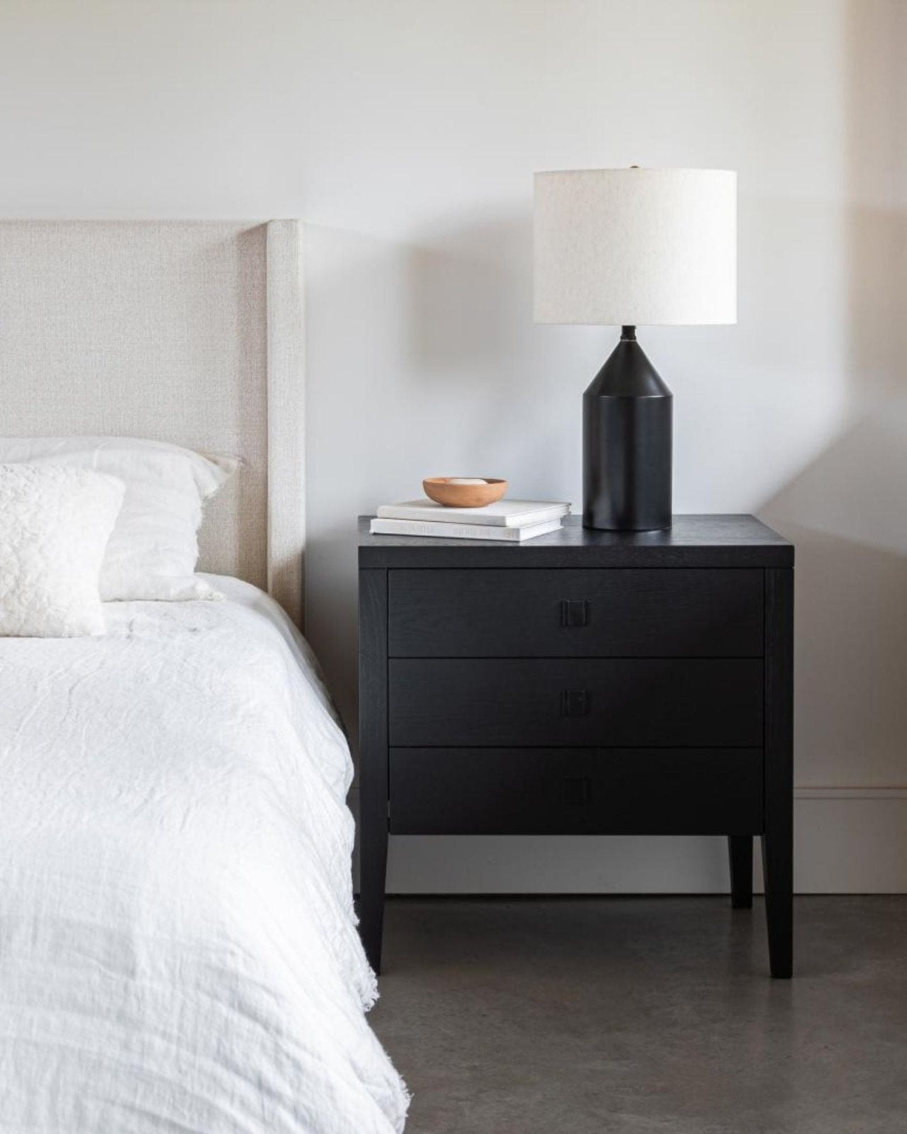 HARA 3-DR NIGHTSTAND - BLACK | Stonewaters