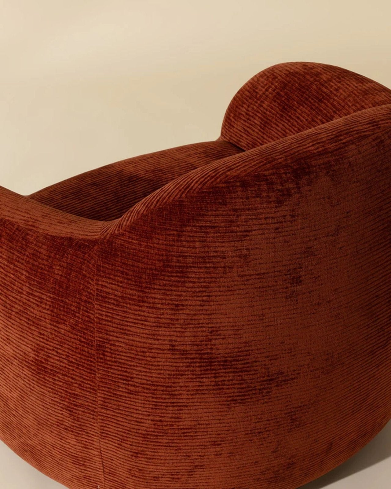 ISMO SWIVEL LOUNGE CHAIR - OPERA SPICE | Stonewaters