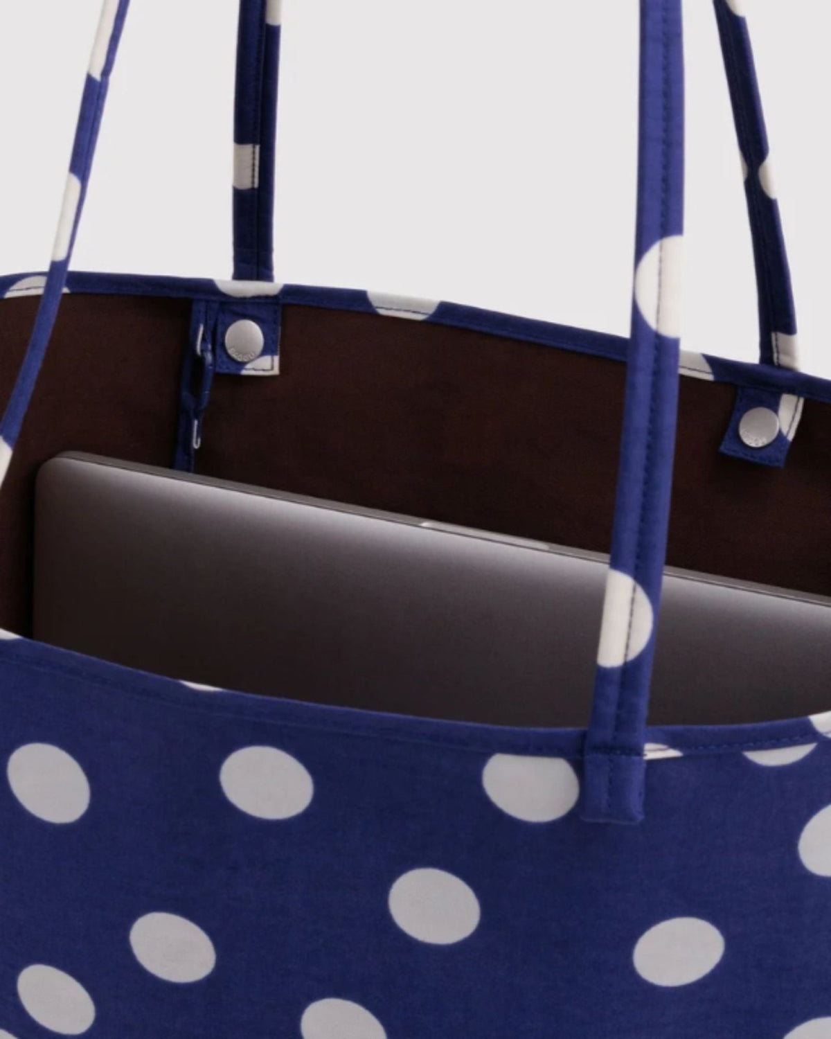 LARGE NYLON REVERSIBLE TOTE - NAVY POLKA DOT MIX | Stonewaters