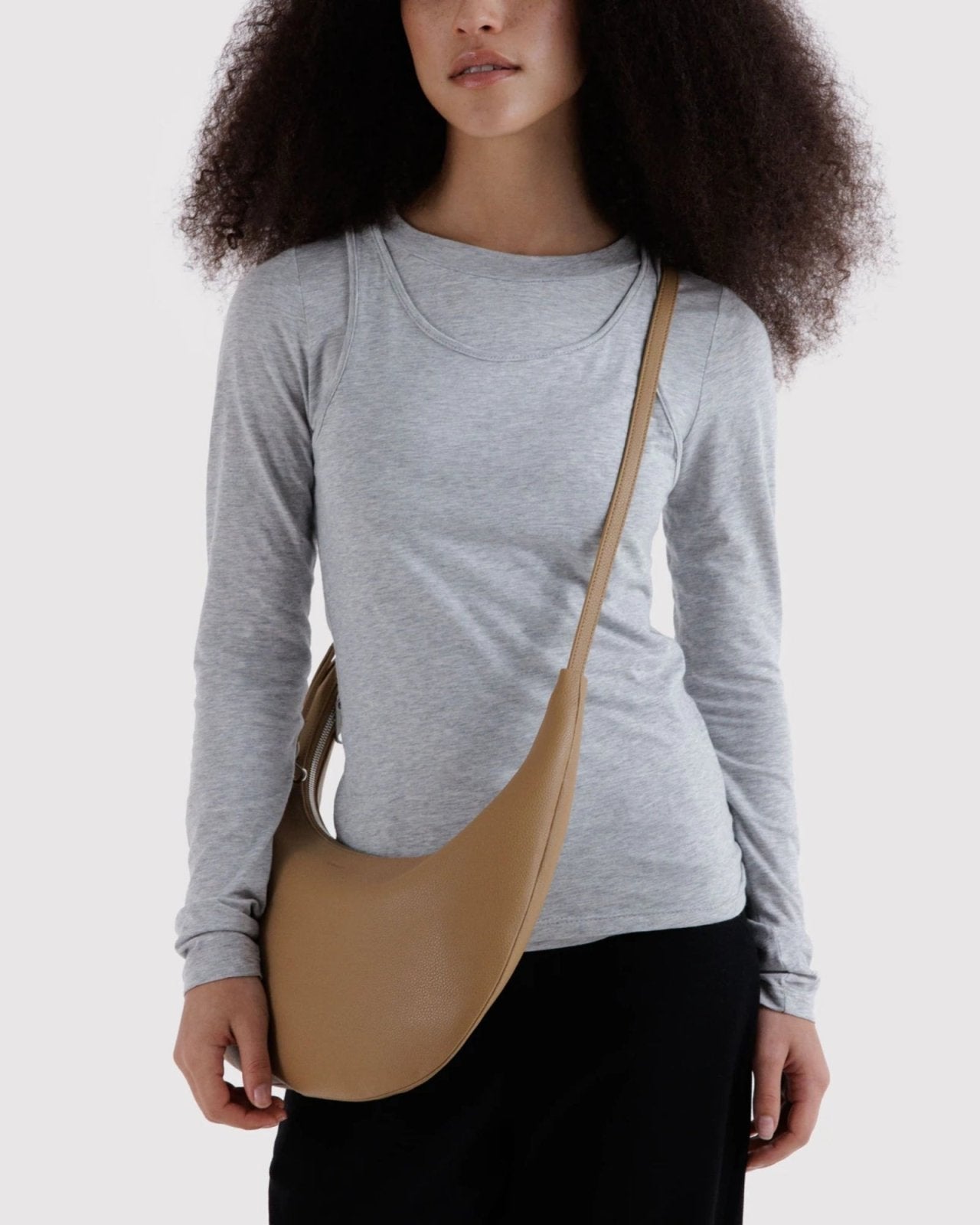 MEDIUM RECYCLED LEATHER FLAT CRESCENT - DUNE | Stonewaters