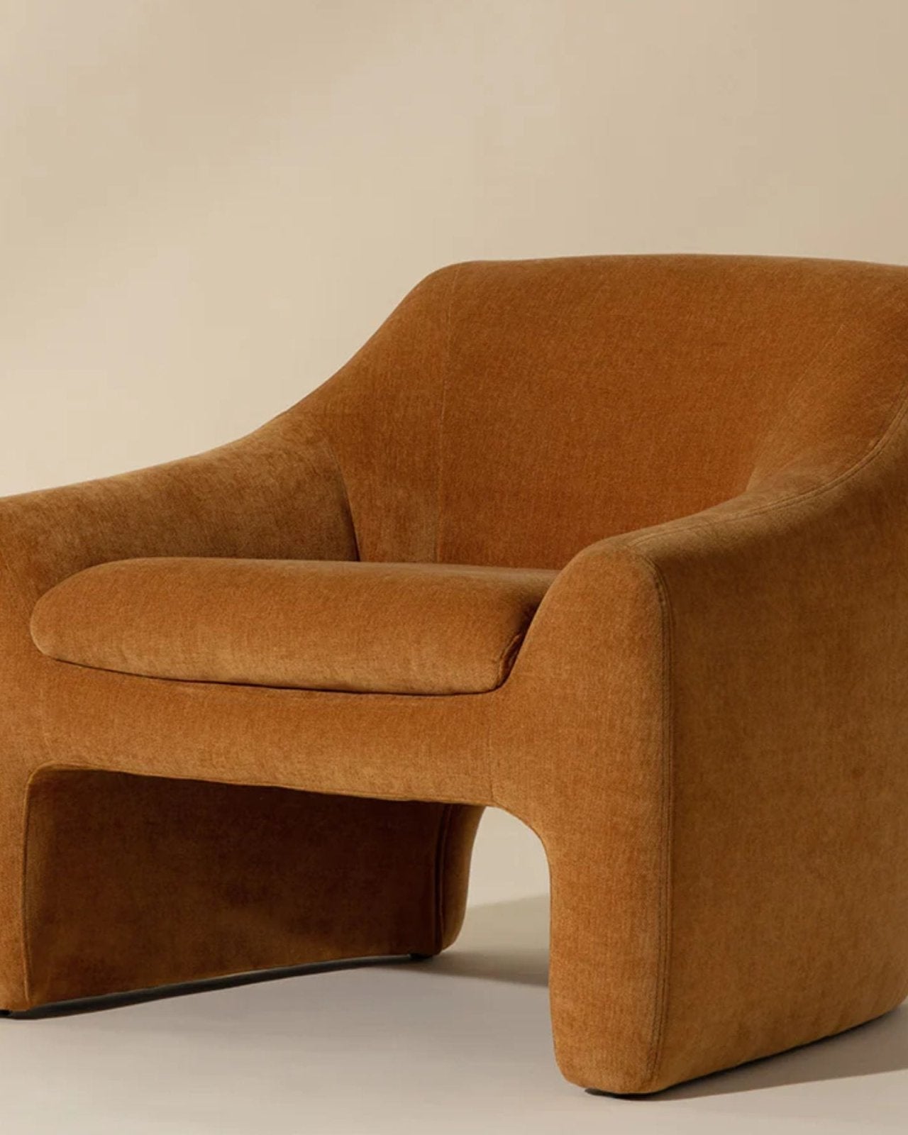 NEVAEH LOUNGE CHAIR - DANNY AMBER | Stonewaters