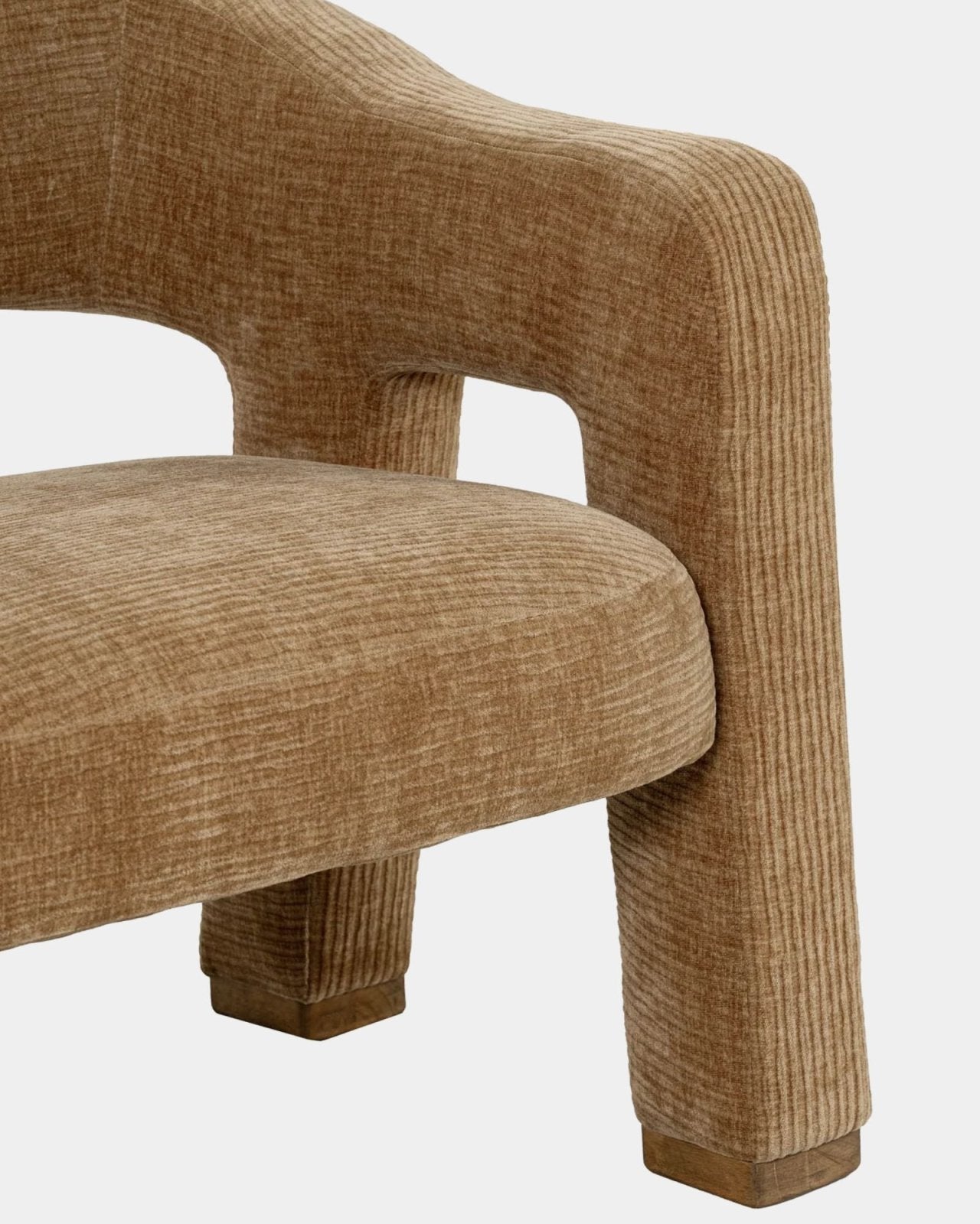 QUINN CLUB CHAIR | Stonewaters
