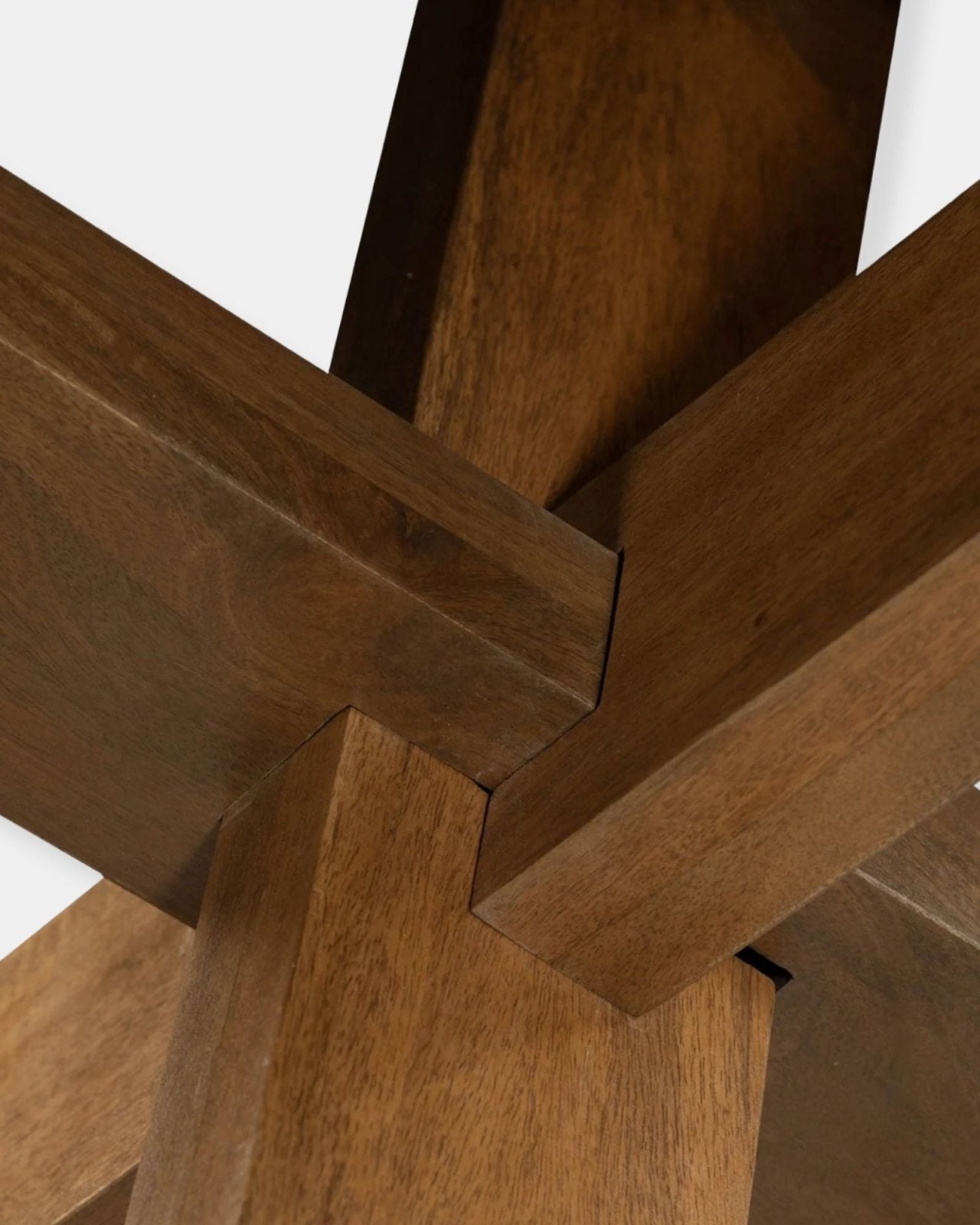 ROUND 3-LEGGED DINING TABLE 60" | Stonewaters