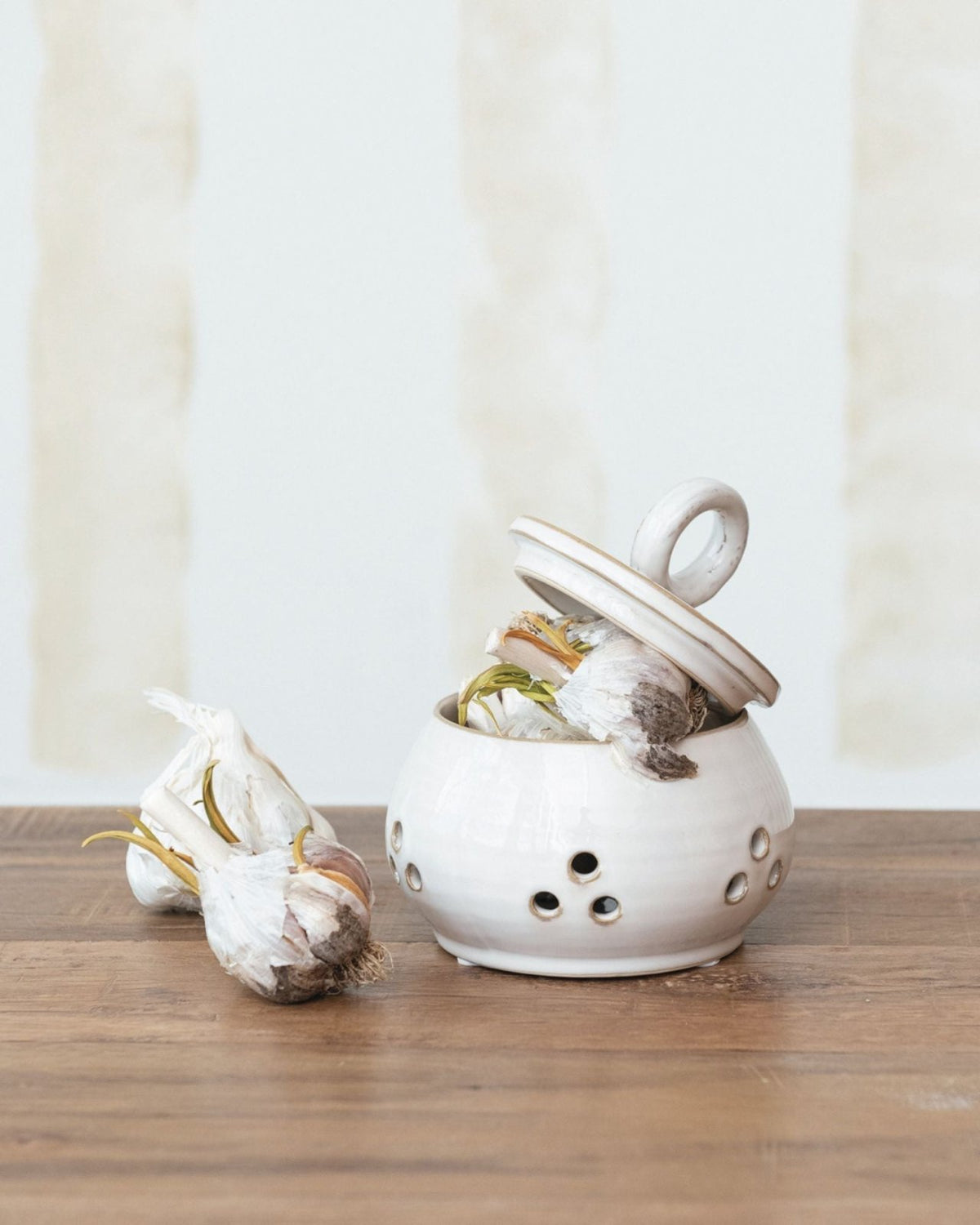 STONEWARE GARLIC KEEPER | Stonewaters